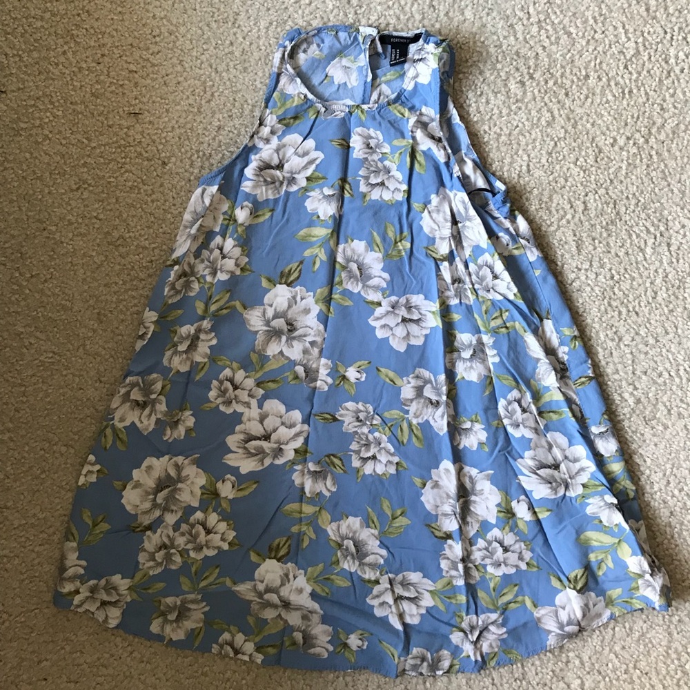 ✨FLASH SALE✨SUMMER dress with a floral print